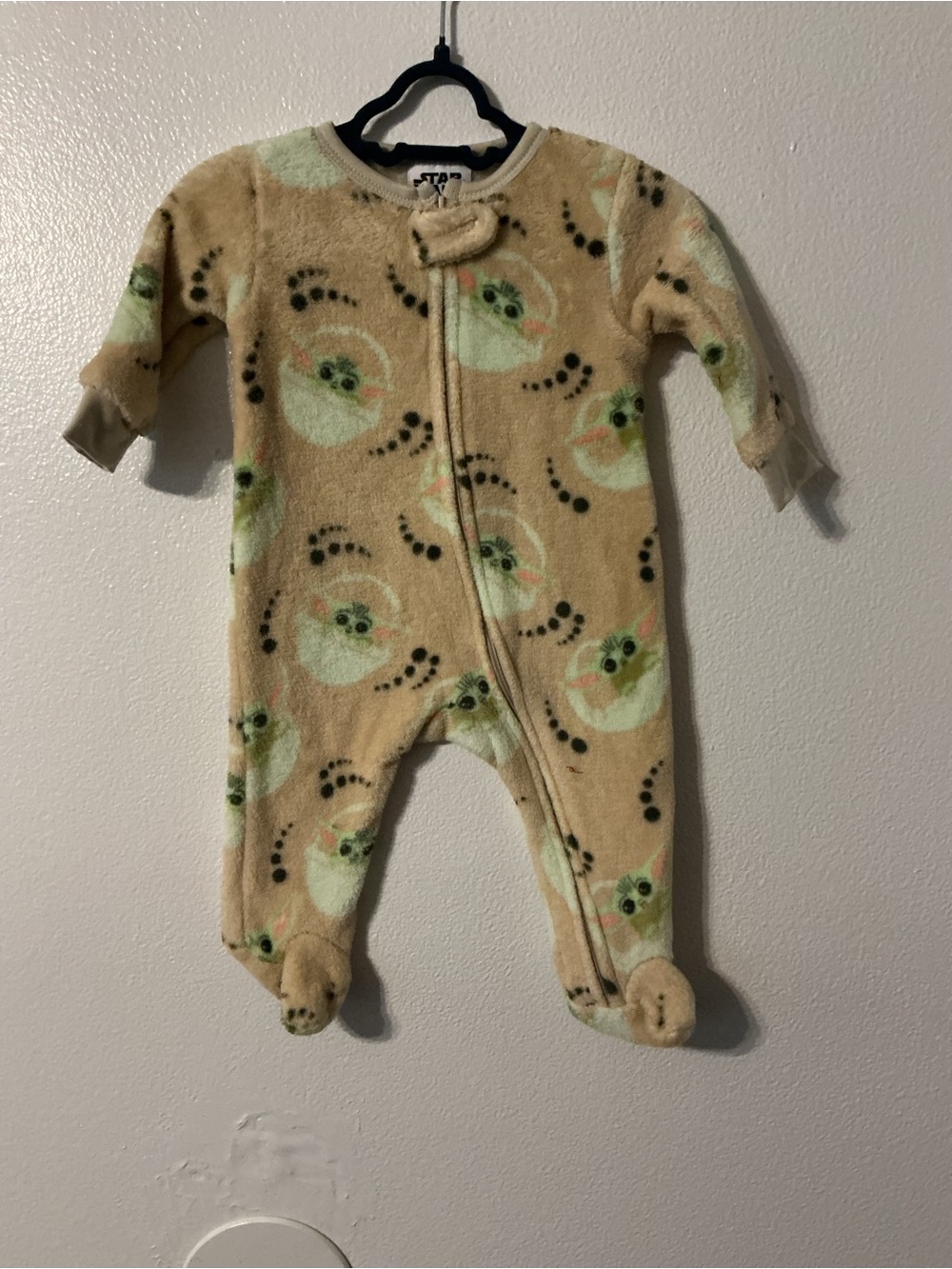 Star Wars Baby Yoda Fleece Footed One-Piece - Tan & Green
